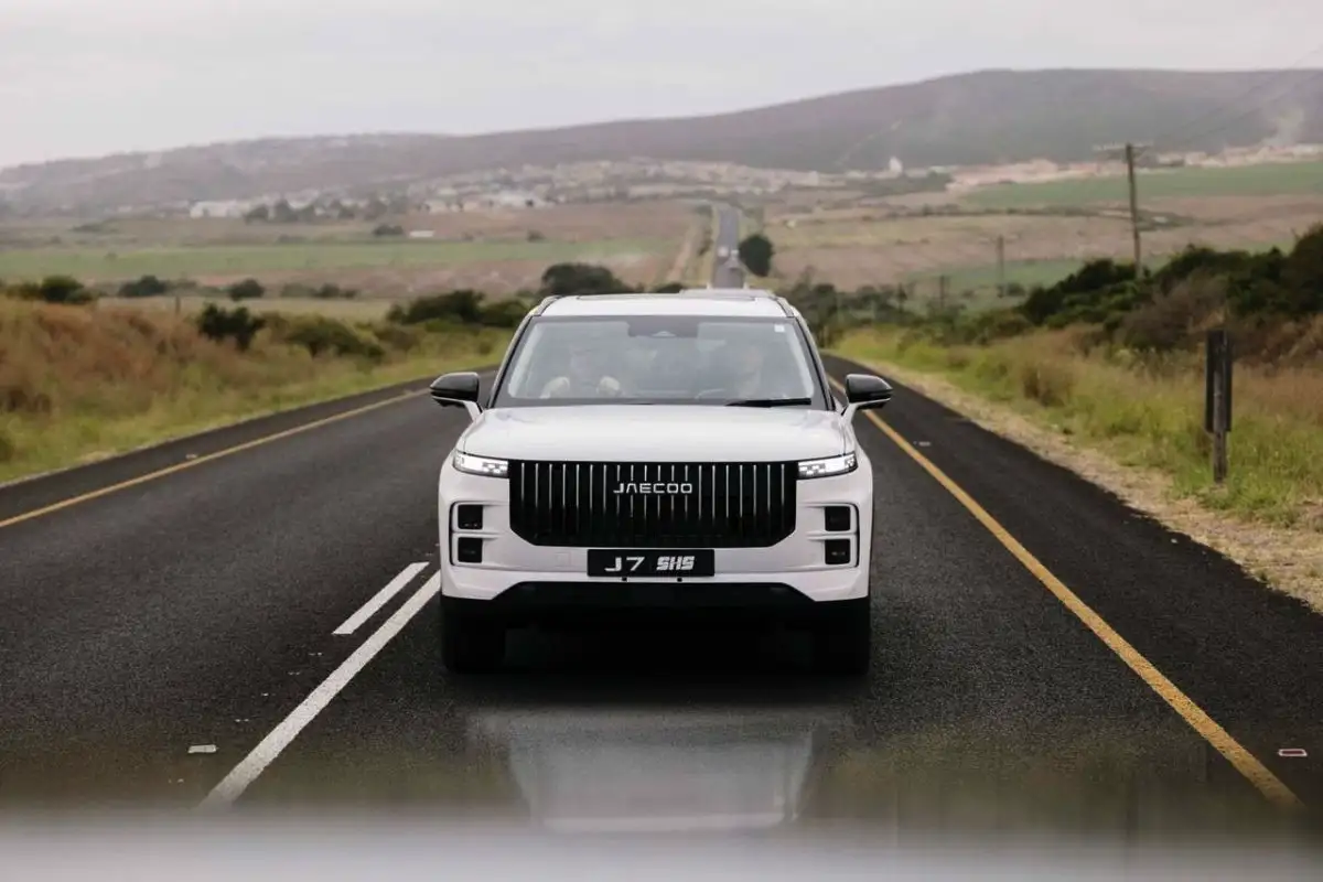 Miksi nämä kaksi ladattavaa superhybridiä saavat koko Suomen puhumaan: yli 1 200 km yhdellä tankkauksella ja kiihdytys, joka vie jalat alta