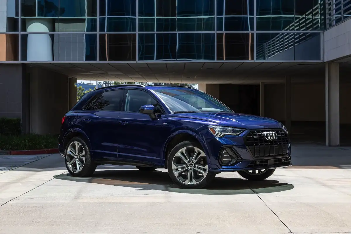 Uusi Audi Q3 – kompakti premium-SUV, joka ei enää esitä pientä