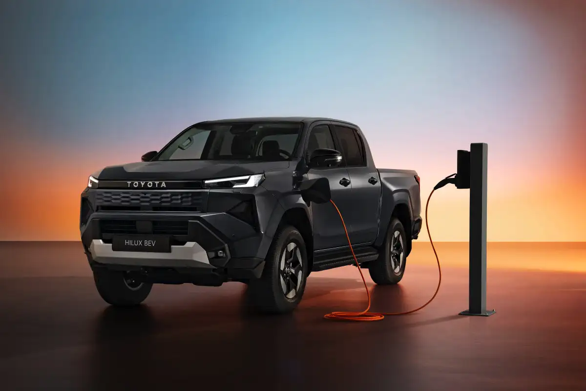 Uusi Toyota Hilux: sähköinen pick-up valloittaa kestävän ajamisen tulevaisuuden