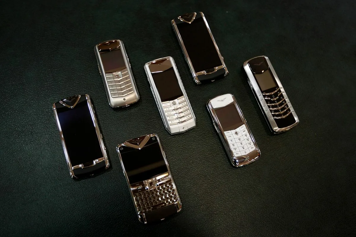 Vertu-puhelin – miksi yksi laite voi maksaa jopa 460 000 euroa ja silti löytää ostajansa