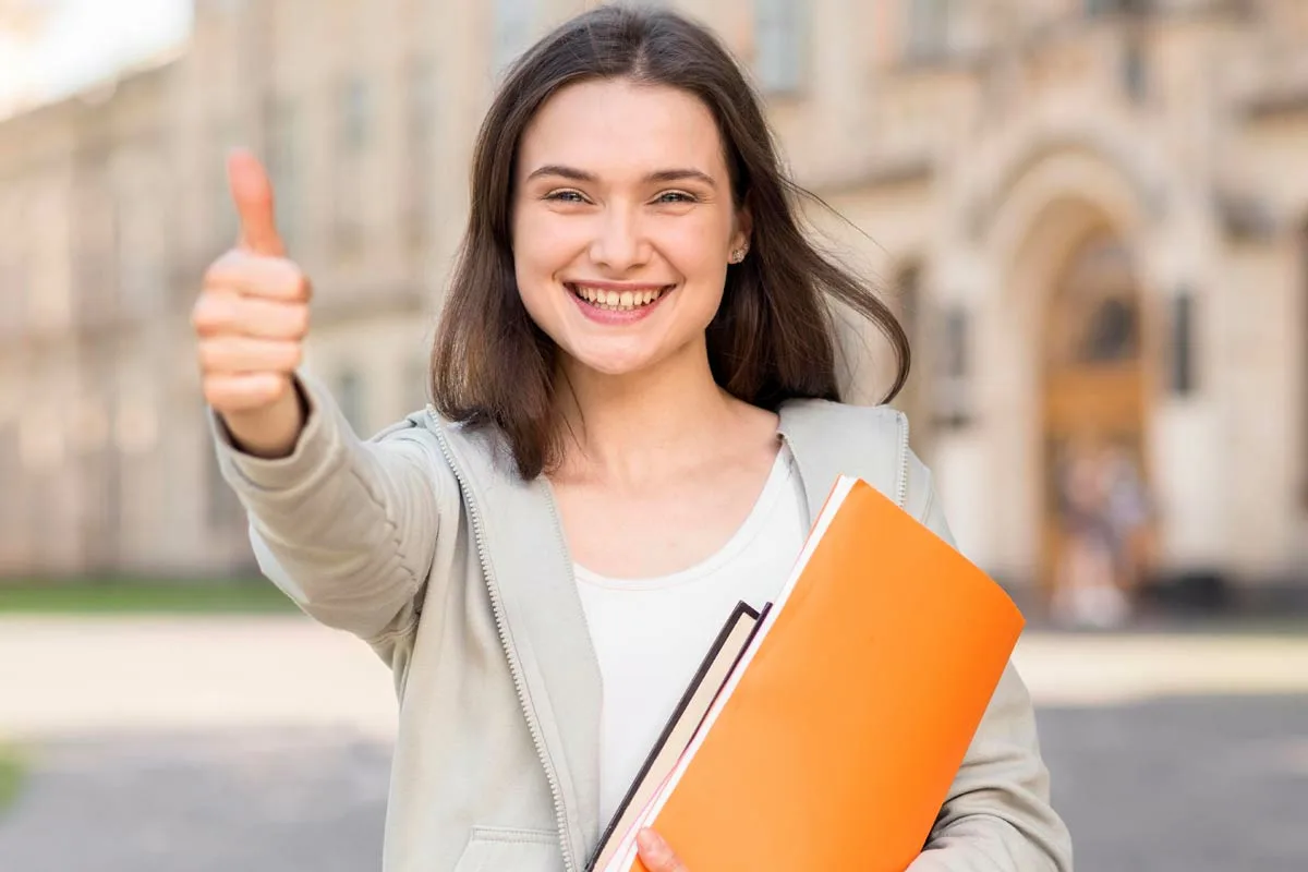 Lapsesi aloitti yliopiston eikä saa ystäviä – näin autat häntä löytämään paikkansa