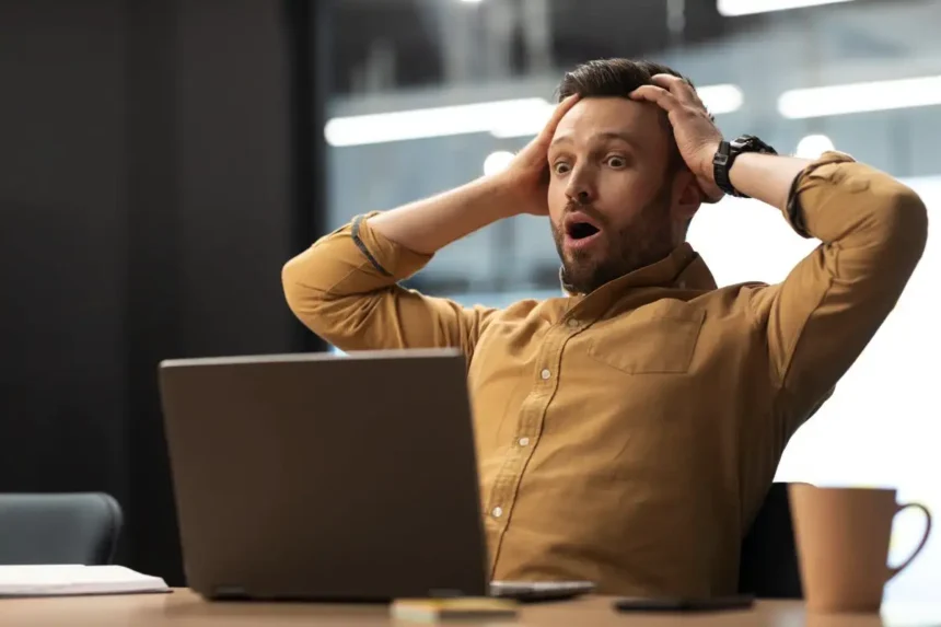 Älä koskaan sano tätä ChatGPT:lle: IT-asiantuntija kertoi, mitä tietoja ei saa jakaa tekoälyn kanssa