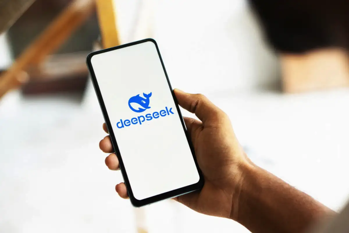 DeepSeek V3.2 mullistaa tekoälyn pelikentän – kiinalainen malli haastaa GPT-5:n ja Gemini 3.0 Pron tehokkuudella ja avoimuudella