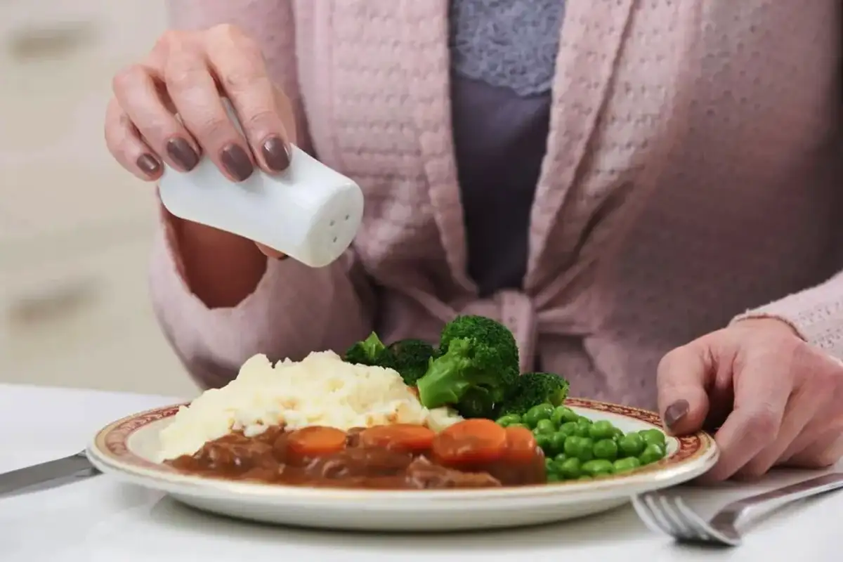 Näin pelastat liian suolaisen ruoan etikalla – ja muita älykkäitä etikan käyttökohteita keittiössä