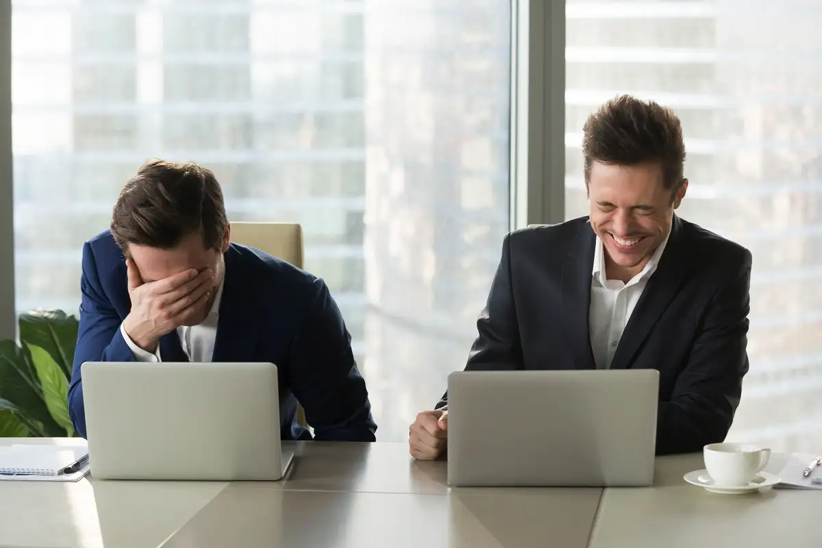 Huumori työpaikalla ei ole vitsien kertomista – se on ajattelutapa, joka voi muuttaa kaiken