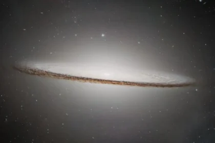 5,5 miljoonaa valovuotta pitkä pyörivä kosminen lanka – löytö, joka saa tuntemaan itsensä pieneksi ja samalla ikuiseksi