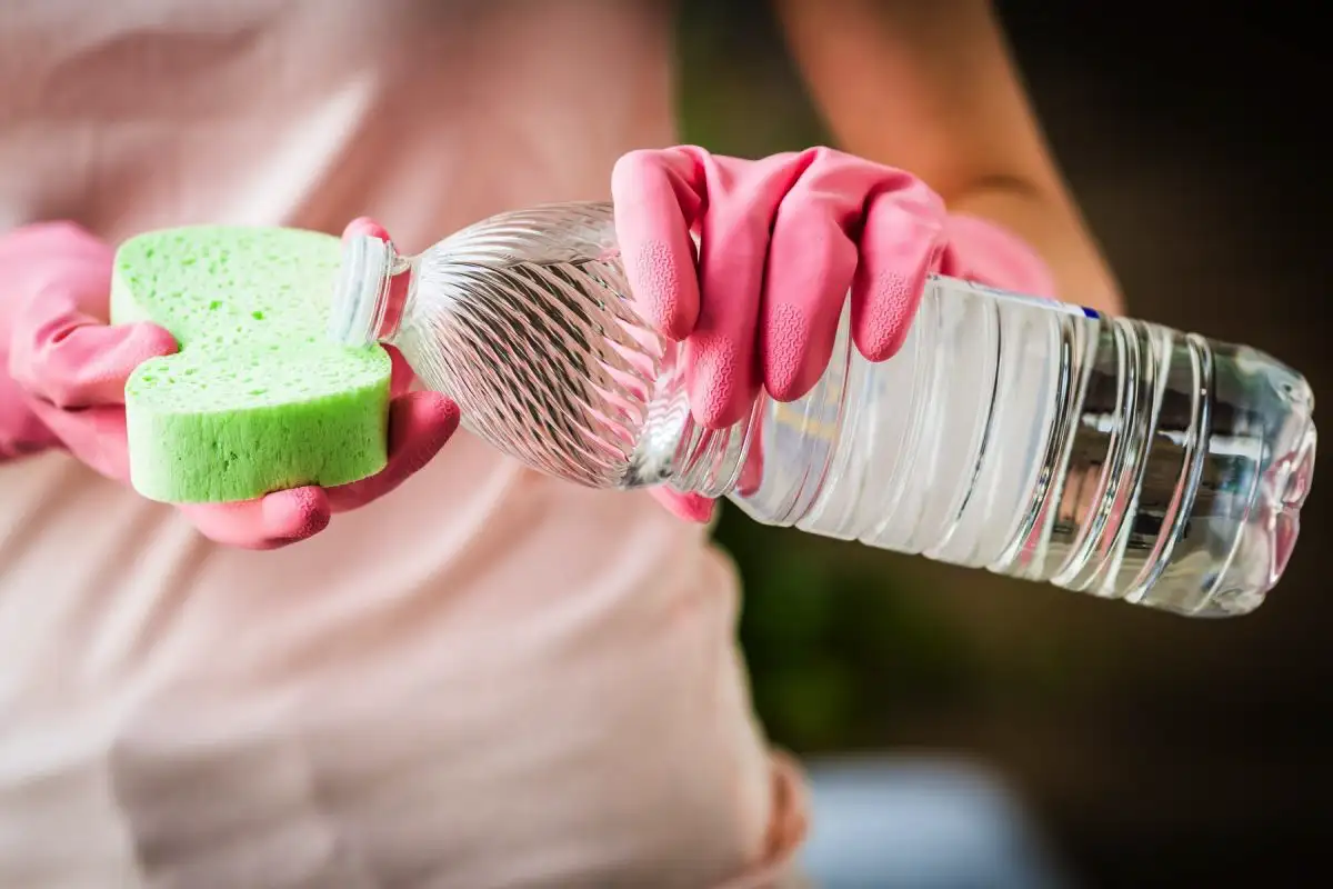 Kylpyhuoneen ilmanvaihto ritilä puhdistuu 10 minuutissa – unohda ruokasooda ja hankaus, tässä on helpoin kotikonsti