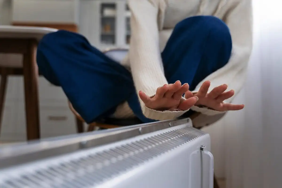 Lämmitys pois päältä vaikka lähtisit vain viideksi minuutiksi – näin voit säästää jopa 600 euroa vuodessa täysin huomaamatta