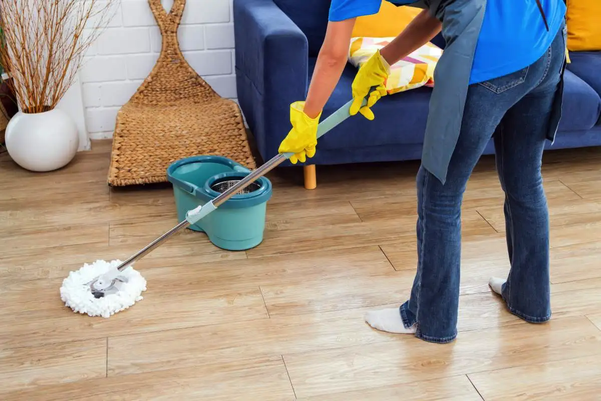 Moppa on kodin ainoa väline, jota oikeasti tarvitset – kun opit nämä kikat, et enää koskaan siivoa entisellä tavalla