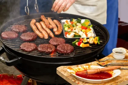 Parilan täydellinen korkeus: miksi juuri 11 senttimetriä erottaa keskinkertaisen grillauksen siitä, kun vieraat sulkevat silmänsä ja huokaisevat onnesta