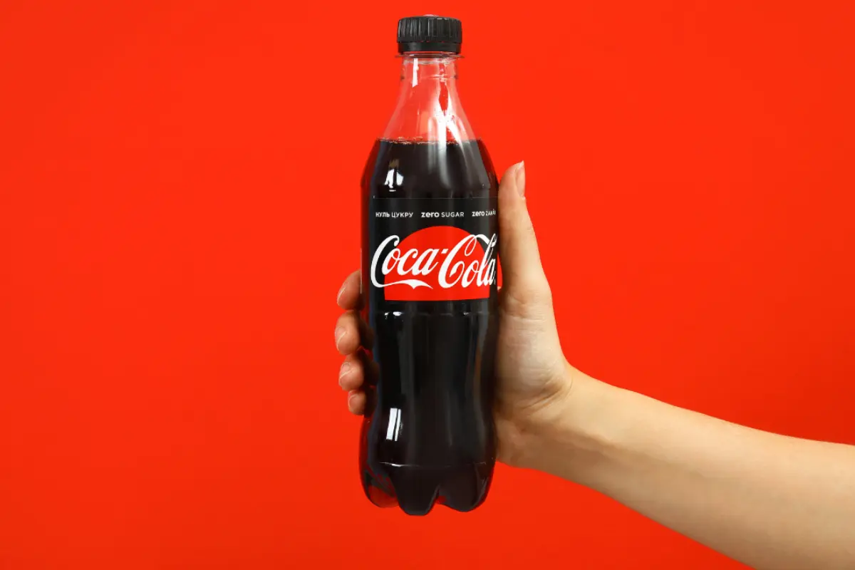 Poista kalkki wc:stä Coca-Colalla – Yllättävä kotikonsti, joka tekee siivouksesta helppoa ja edullista