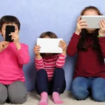 Vanhempien salainen sopimus leviää – miksi yhä useampi perhe päättää, että oma puhelin tulee lapselle vasta 13-vuotiaana