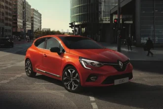 Uusi Renault Clio hybridi: 160 hv, alle 4 litran kulutus ja pikkuauto, jossa on sielu