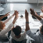 Työpaikan saattaja – hiljainen tuhoaja, joka voi maksaa yritykselle miljoonia: näin tunnistat ja pysäytät hänet ajoissa