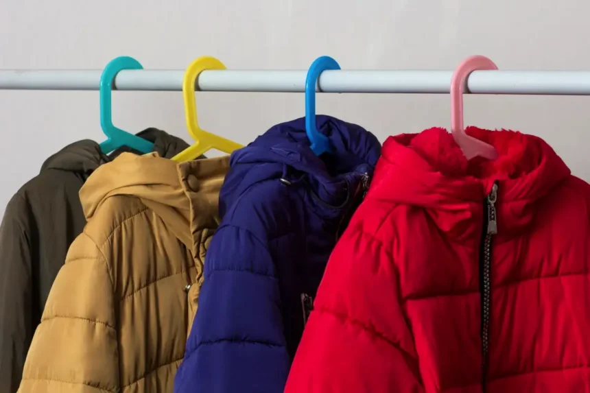 Untuvatakki ja talvipalttoo – kuinka usein ne todella pitää pestä, jotta ne kestävät kymmenen vuotta täysin uudenveroisina